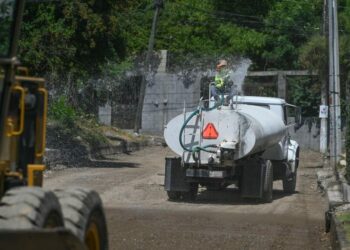 Supervisa alcalde obra de concreto hidráulico en la Simón Torres