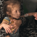Foto de niña en Gaza con desnutrición severa. Imagen: @UNOCHA:Olga Cherevko
