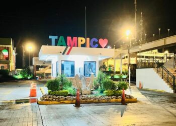 Descarta Sheinbaum que Marina deje control de aduanas tras red de huachicol fiscal. Foto de EnUn2x3