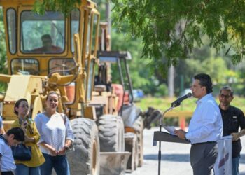 Inicia Municipio una obra más de pavimentación en la colonia Lázaro Cárdenas