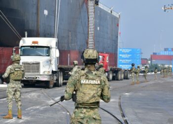 Detienen a 14 por robo de combustible tras decomiso histórico en Tampico. Foto de Semar/Archivo
