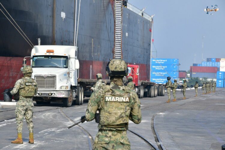 Detienen a 14 por robo de combustible tras decomiso histórico en Tampico. Foto de Semar/Archivo
