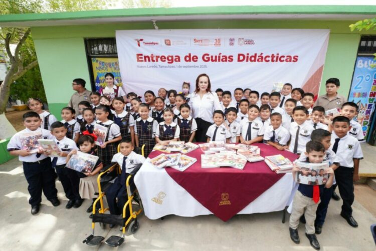 Reconocen maestros apoyo a alcaldesa Carmen Lilia Canturosas a la educación