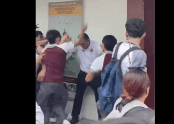 Agreden a director del CETis 78 en Altamira tras acusaciones de acoso. Foto tomada de video