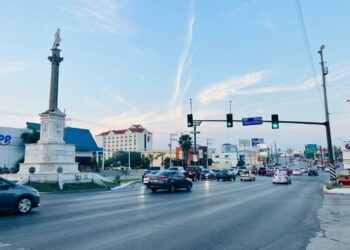 Zona conurbada con altas emisiones contaminantes y caos vial. Foto de EnUn2x3