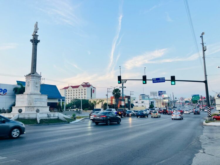 Zona conurbada con altas emisiones contaminantes y caos vial. Foto de EnUn2x3