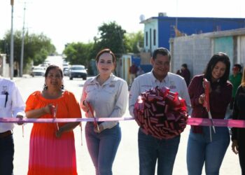 Alcaldesa Carmen Lilia Canturosas entrega obras de pavimentación en la colonia 150 aniversario