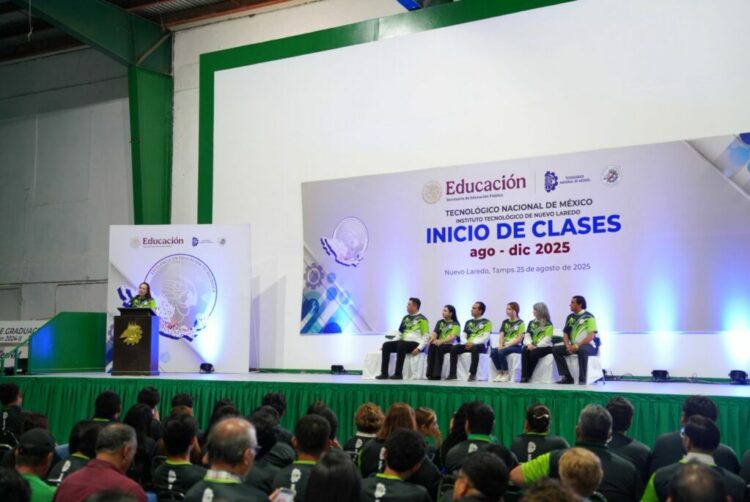 Encabeza alcaldesa Carmen Lilia Canturosas el arranque del ciclo escolar del Tec Nuevo Laredo