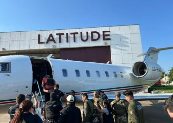 Trasladan a exsecretario de Seguridad de Tabasco a México desde Paraguay. Foto de X @robertoperezpy