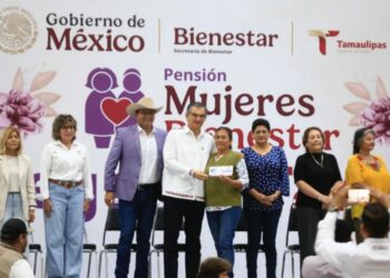 Entrega Américo tarjetas de Pensión Mujeres Bienestar; llegará a 93 mil tamaulipecas