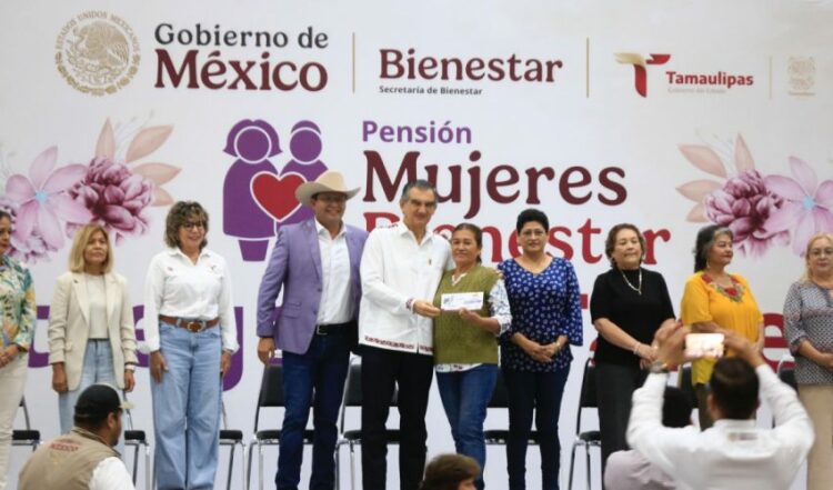Entrega Américo tarjetas de Pensión Mujeres Bienestar; llegará a 93 mil tamaulipecas