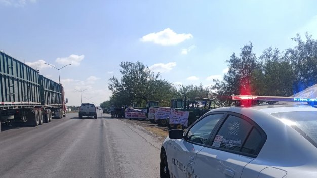 Sorgueros se suman a jornada de protesta nacional y bloquean carretera en San Fernando. Foto de Guardia Nacional carreteras