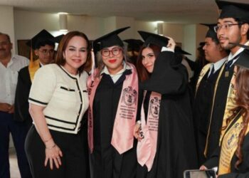 Carmen Lilia reafirma compromiso con la educación