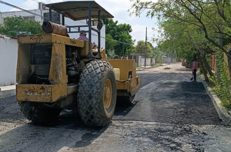 Llega Plan Emergente de Bacheo a siete colonias más
