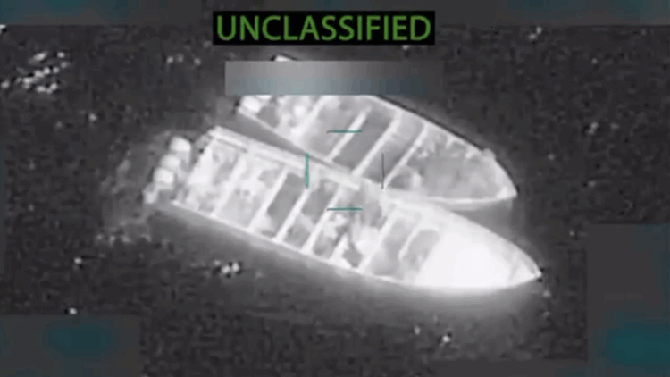 Marina busca a un sobreviviente de ataque estadounidense contra presunta narcolancha en aguas internacionales. Foto tomada de video