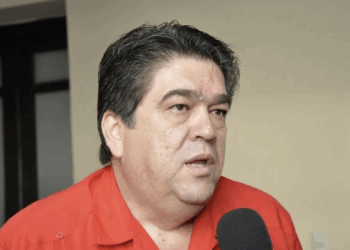 Gobierno debe analizar suspensión de la deuda, advierte PT.