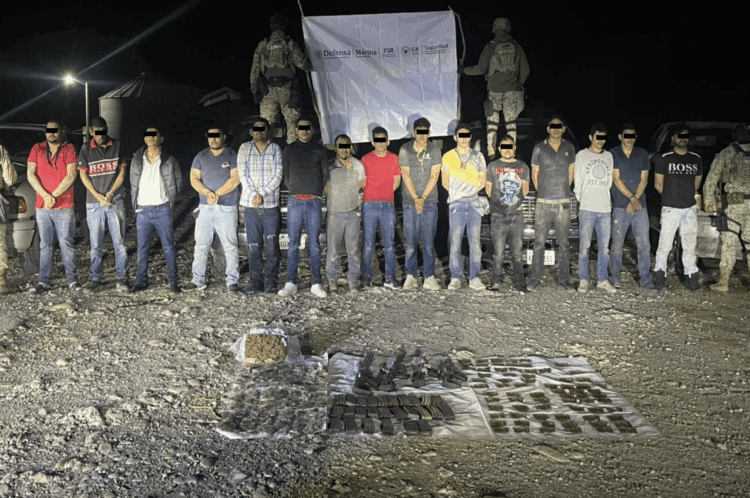 Sedena detiene a 15 y decomisa armas en Abasolo. Foto de Defensa