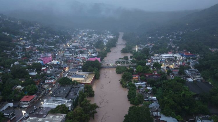 Al menos dos muertos por intensas lluvias en México; la huasteca, la zona más afectada. Vista de Tamazunchale, San Luis Potosí. Foto de Facebook Informativo Digital de la Huasteca