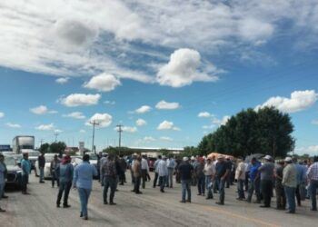 Tamaulipas se suma a paro nacional de agricultores; bloquean carretera a San Fernando. Foto de Guardia Nacional Carreteras