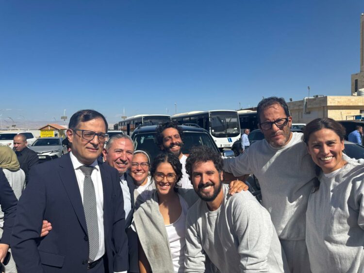 Mexicanos de la Global Sumud Flotilla salen de Israel rumbo a México. Foto de SRE
