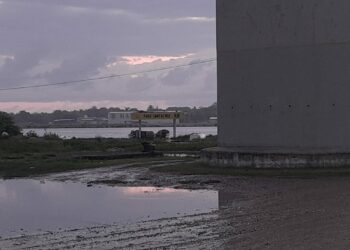Alerta en el sur de Tamaulipas por 'golpe de agua' del río Pánuco. Foto de EnUn2x3