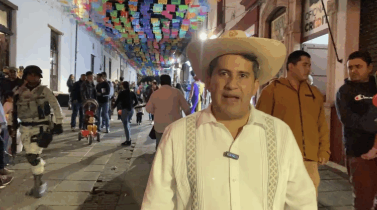 Asesinan a Carlos Manzo, alcalde de Uruapan; hay dos detenidos. Foto tomada de video