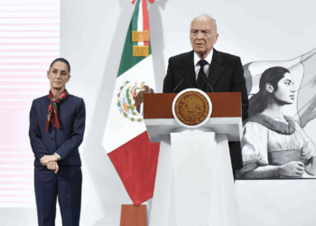 Confirma Sheinbaum que recibió carta del Senado aunque no aclara si es renuncia de Gertz Manero. Foto de Mario Jasso/Cuartoscuro