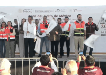 Dan banderazo de salida del tren del Golfo de México en el tramo Saltillo-Nuevo Laredo. Foto tomada de video
