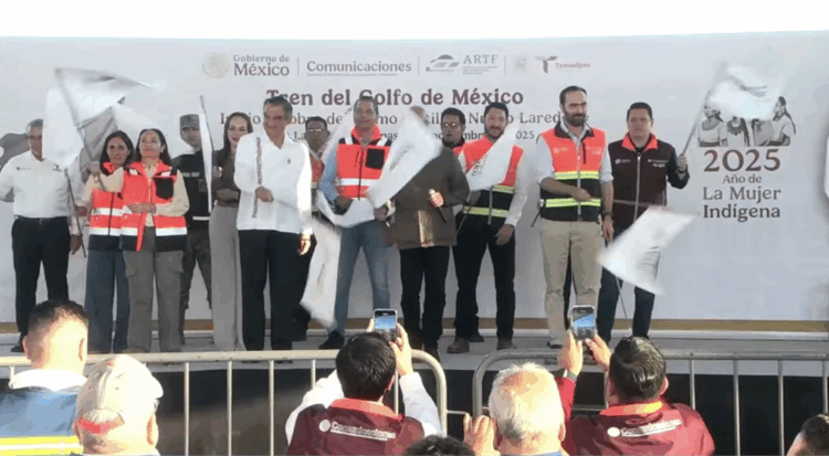 Dan banderazo de salida del tren del Golfo de México en el tramo Saltillo-Nuevo Laredo. Foto tomada de video