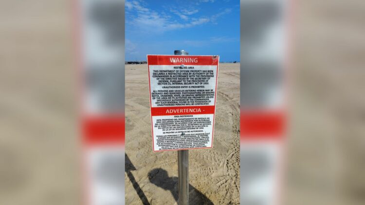 Denuncian invasión de Marina de EE.UU. para instalar letreros en territorio mexicano. Foto de Conibio Global