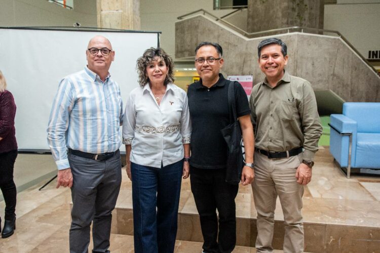 Escribir ciencia ficción para dar la cara al presente: Gerardo Sifuentes. Foto de Facebook ITCA