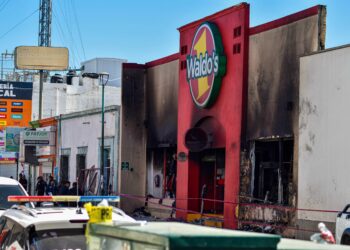 Permanecen tres personas hospitalizadas tras explosión en Waldo's de Hermosillo. Foto de Arturo Castro/Cuartoscuro