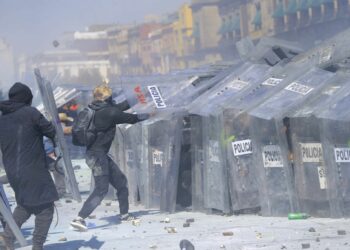 Marcha de la Generación Z: 20 detenidos y 120 lesionados, 100 de ellos policías en CDMX. Foto de Iván Stephens/Cuartoscuro