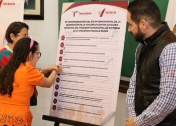 Firma Victoria decálogo contra la violencia hacia las mujeres