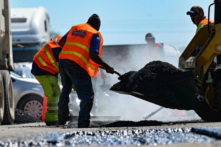Llega plan emergente de bacheo a la Av. Carlos Adrián Avilés