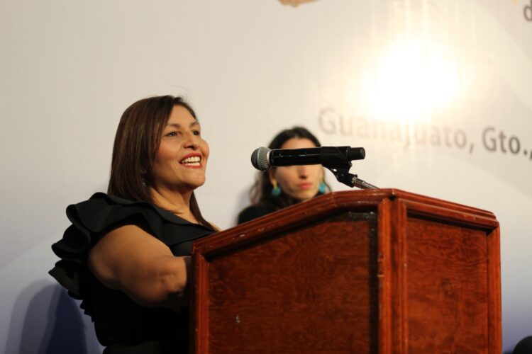 Martha Olivia recibe mención honorífica en el Premio Nacional de Periodismo. Foto de Jiroko Nakamura
