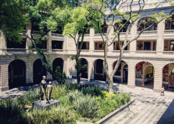 Marx Arriaga va contra Mario Delgado, llama a "refundar la SEP". Foto de SEP