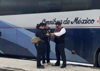 Asaltan autobús que viajaba rumbo a Matamoros en carretera Querétaro–San Luis Potosí. Foto de Facebook Noticentro MX