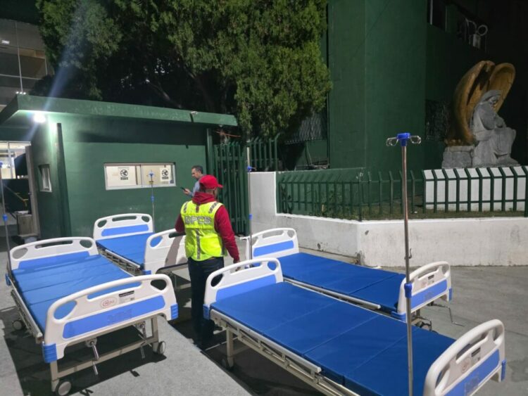 Alcaldesa Carmen Lilia Canturosas apoya al IMSS con camas y sillas de ruedas ante demanda hospitalaria