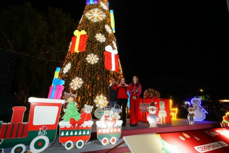 Nuevo Laredo vive una noche de luz y unión con el encendido del pino navideño; alcaldesa Carmen Lilia Canturosas inaugura viveros mágico