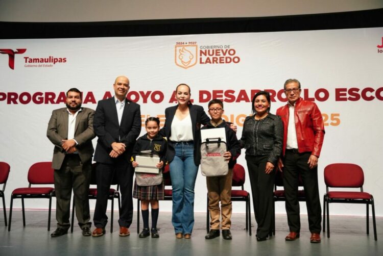 Alcaldesa Carmen Lilia Canturosas impulsa la educación con la entrega de tabletas a estudiantes destacados