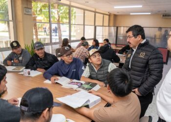 El diálogo con universitarios define el nuevo rumbo de la UAT: rector