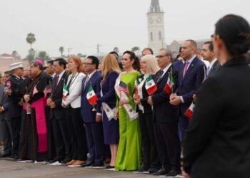Celebran los dos Laredos alianza estratégica en ceremonia del abrazo; nombran a Carmen Lilia Sra Internacional 2026