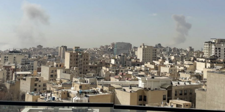 Israel y EE.UU. lanzan ataque contra Irán. Foto de X Mher