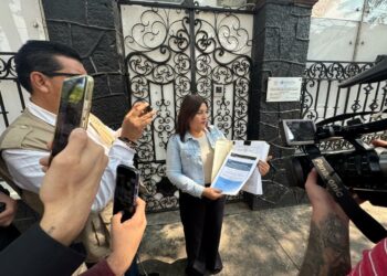 Martha Olivia denuncia a Cabeza de Vaca ante la CPI por crímenes de lesa humanidad. Foto de Redacción