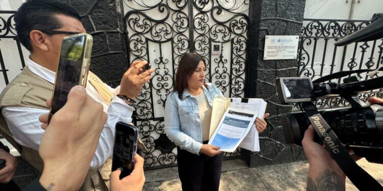 Martha Olivia denuncia a Cabeza de Vaca ante la CPI por crímenes de lesa humanidad. Foto de Redacción