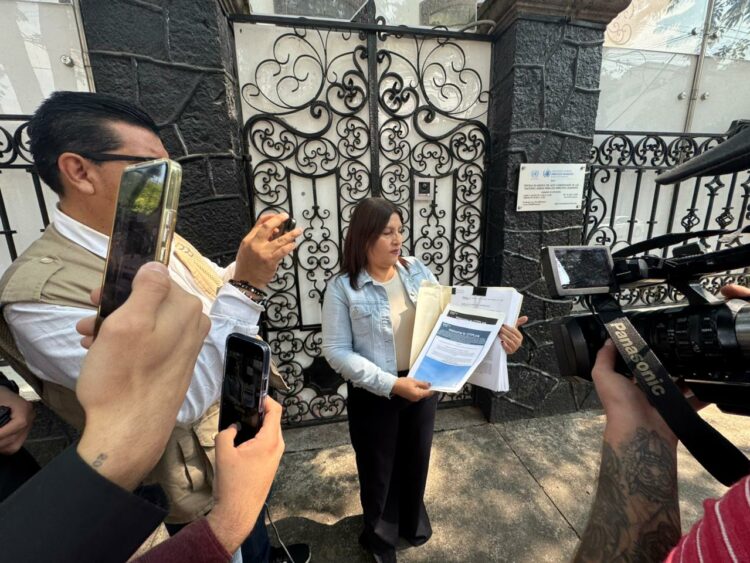 Martha Olivia denuncia a Cabeza de Vaca ante la CPI por crímenes de lesa humanidad. Foto de Redacción