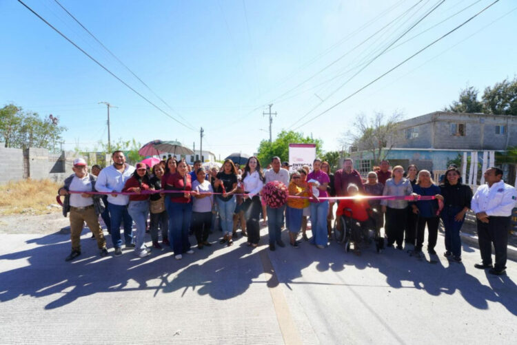 Calle dignas transforman la vida de familias en colonia Francisco Villa; entrega alcaldesa Carmen Lilia Canturosas pavimentaciones