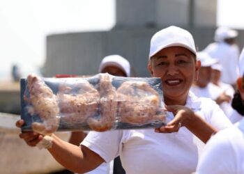 Américo y María de Villarreal reconocen la historia y el trabajo de las despicadoras de Tamaulipas