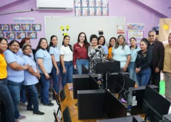 Inaugura alcaldesa Carmen Lilia Canturosas obras de infraestructura educativa en colonia Reforma Urbana, Nuevo Laredo, Tamaulipas